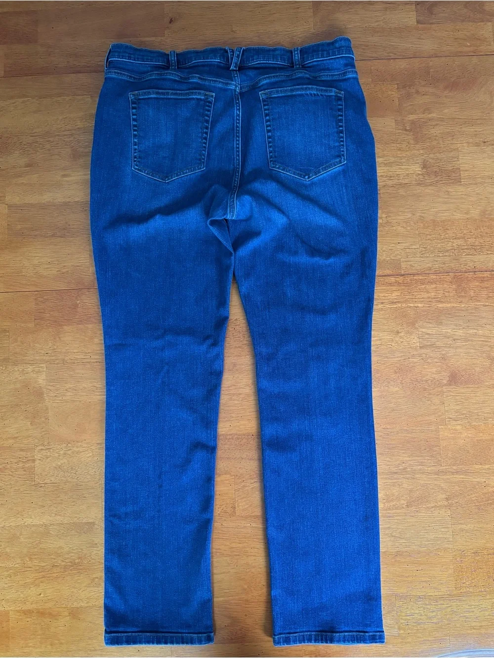 Duluth Women’s Straight Leg Jeans – Size 16